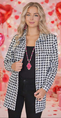 Small ,3X : Black & White houndstooth shacket coat